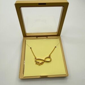🚨3 for $15🚨 Gold Tone Infinity “Mom” Necklace